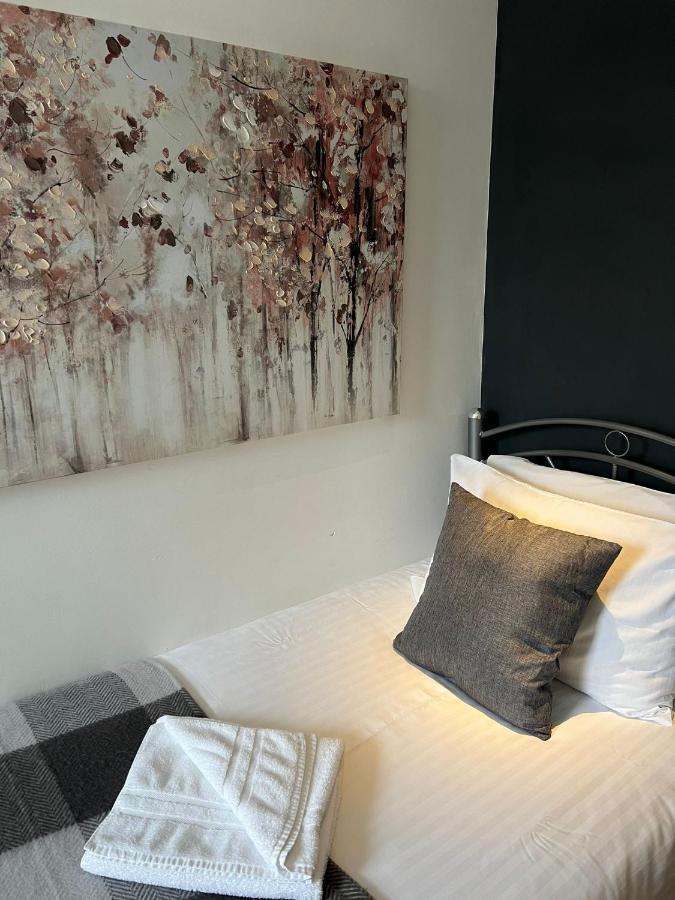 ميدستون Rock House Bed And Breakfast الغرفة الصورة